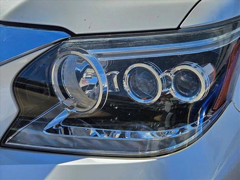 Used 2018 Lexus GX 460 w/ Preferred Accessory Package image 13