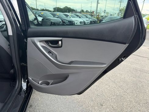 Used 2014 Hyundai Elantra SE FWD image 28