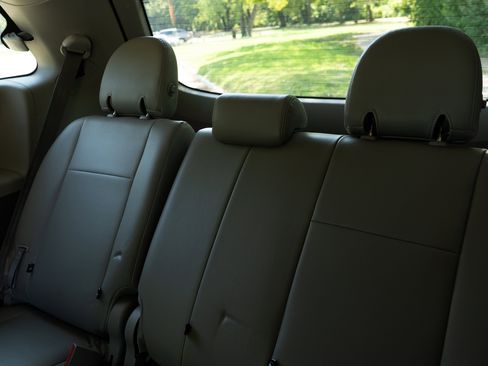 Used 2020 Toyota Sienna L image 19