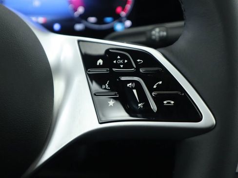 Certified 2025 Mercedes-Benz GLB 250 4MATIC image 12