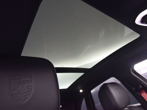 New 2025 Porsche Macan S image 15