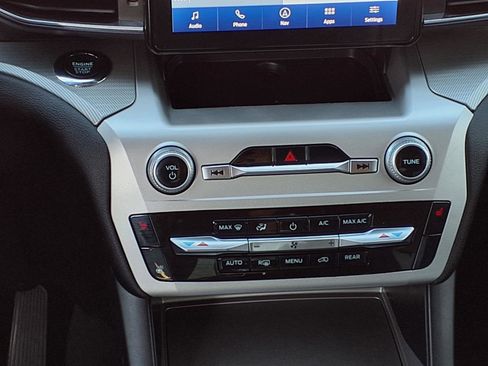 Used 2022 Ford Explorer XLT w/ Equipment Group 202A image 35