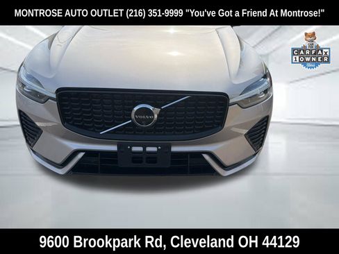 Used 2025 Volvo XC60 B5 Plus AWD/4WD image 3