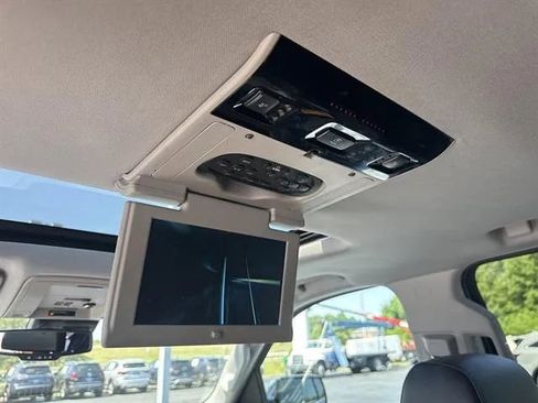 Used 2016 Chevrolet Suburban LTZ AWD/4WD image 19