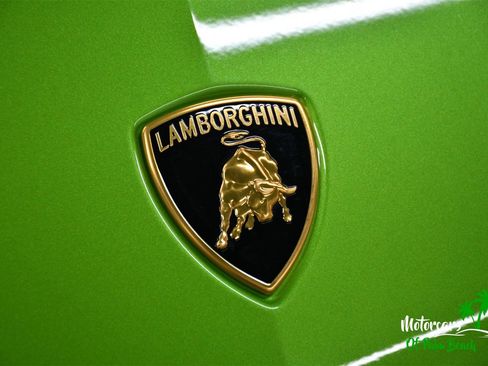 Used 2025 Lamborghini Urus SE image 3