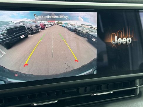 Used 2025 Jeep Wrangler Unlimited Rubicon AWD/4WD image 27