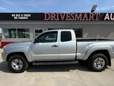 Used 2010 Toyota Tacoma 4x4 Access Cab V6 image 5