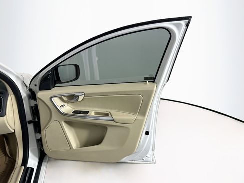 Used 2016 Volvo XC60 T5 Premier image 31