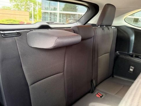 Used 2021 Toyota Highlander LE AWD/4WD image 13