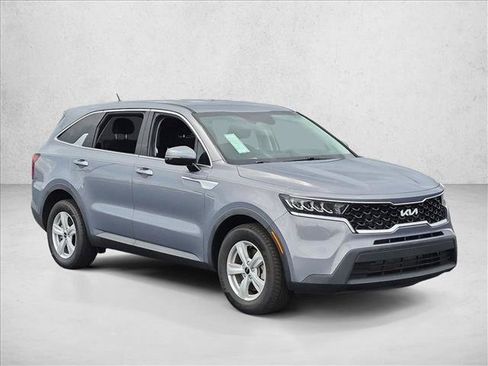 Used 2023 Kia Sorento LX FWD image 3