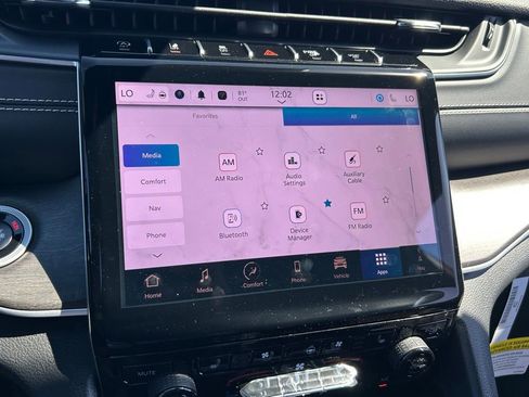 New 2025 Jeep Grand Cherokee Limited w/ Luxury Tech Group II image 17