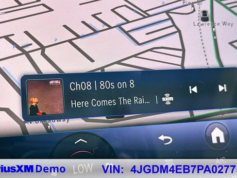 Used 2023 Mercedes-Benz EQS 580 4MATIC SUV image 37