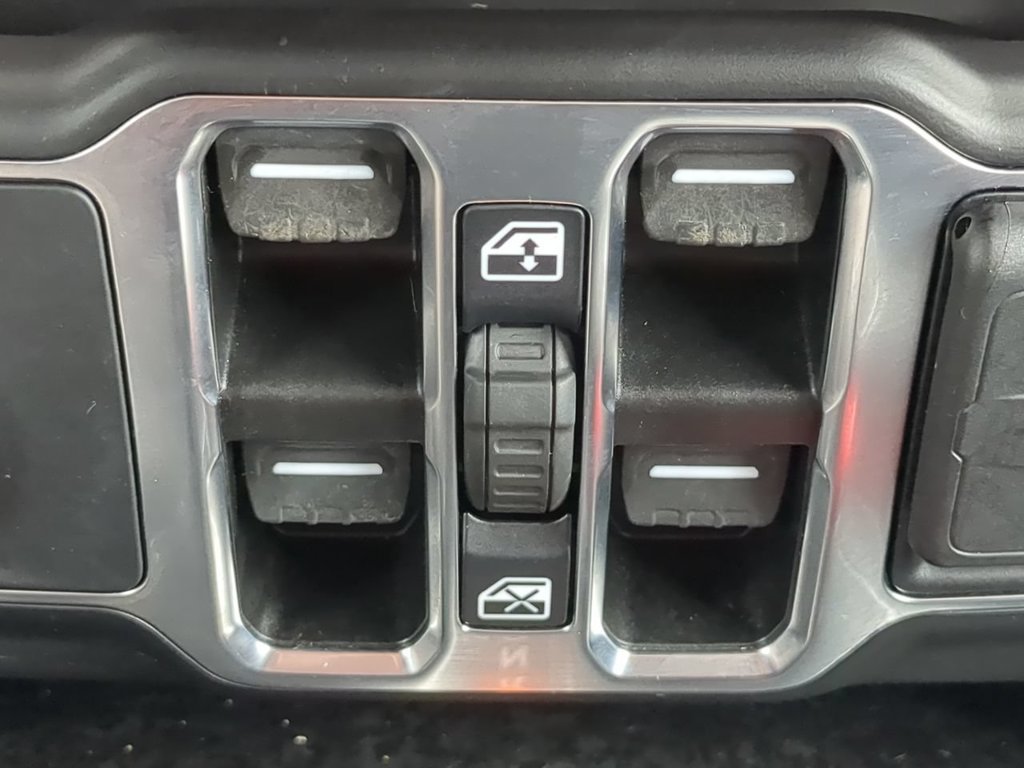 Used 2023 Jeep Wrangler Unlimited Sport AWD/4WD image 26