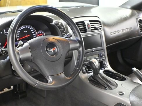 Used 2006 Chevrolet Corvette Base w/ Preferred Equipment Group image 19