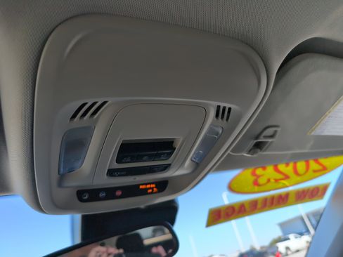 Used 2023 Buick Envision Essence w/ Sport Touring Package image 25