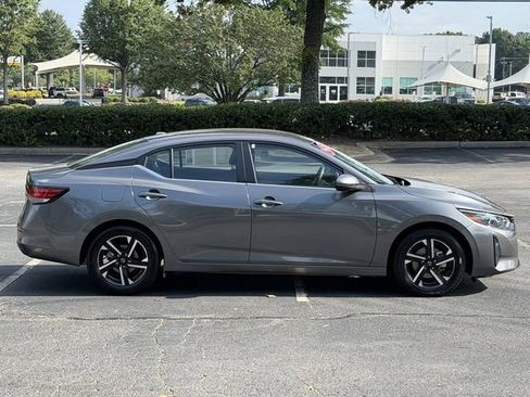 Used 2025 Nissan Sentra SV FWD image 10