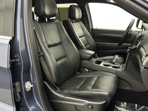 Used 2021 Jeep Grand Cherokee Limited w/ Luxury Group II image 38