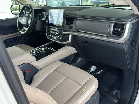 Used 2022 Ford Expedition XLT AWD/4WD image 11