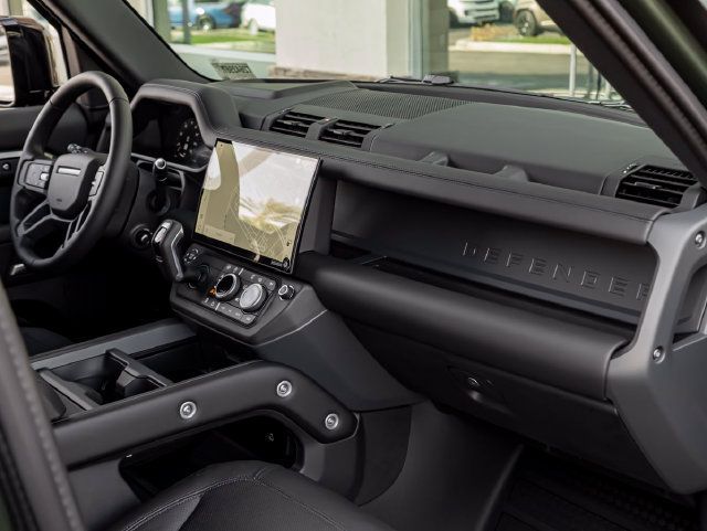 New 2026 Land Rover Defender 110 X-Dynamic SE AWD/4WD image 36