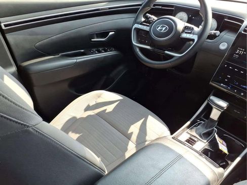 Used 2023 Hyundai Santa Cruz SEL Premium w/ Winter Package image 18