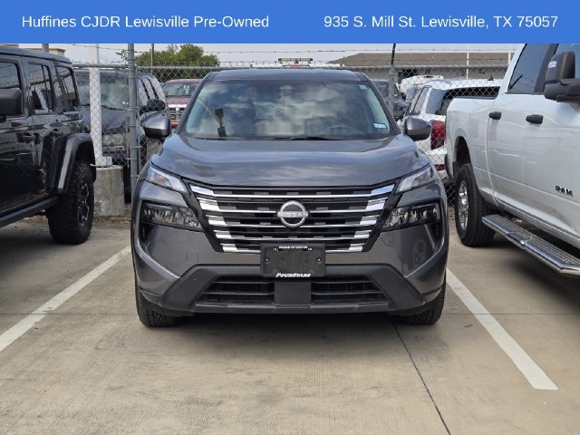 Used 2024 Nissan Rogue SV FWD image 2