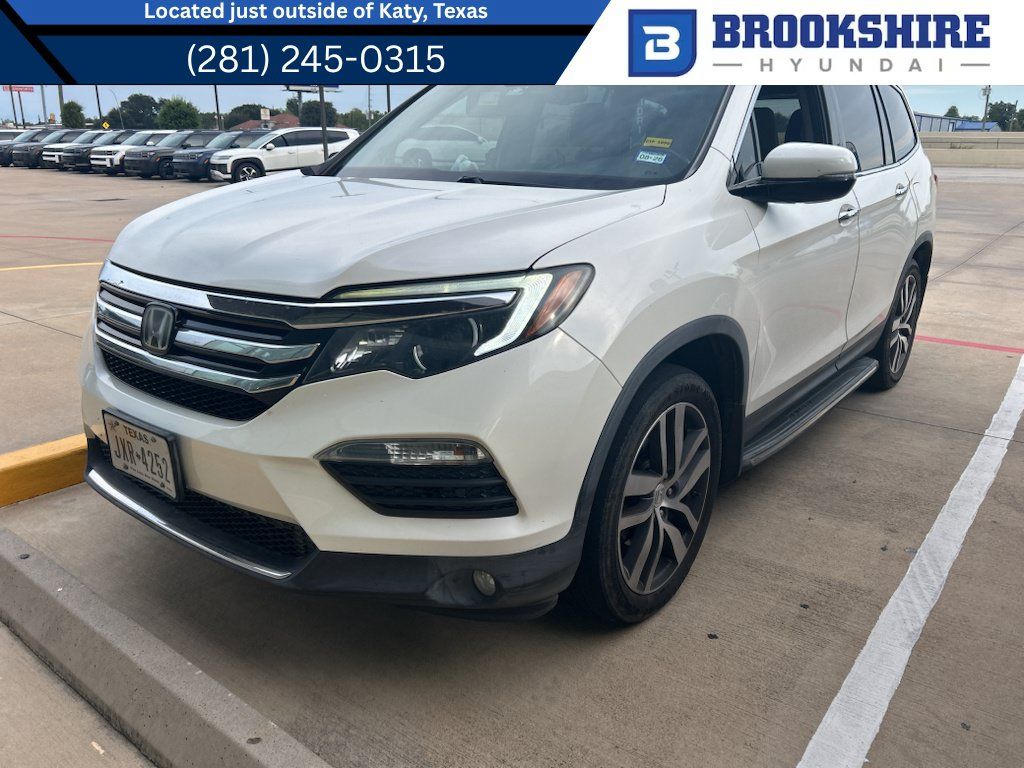 Used 2017 Honda Pilot Touring image 1