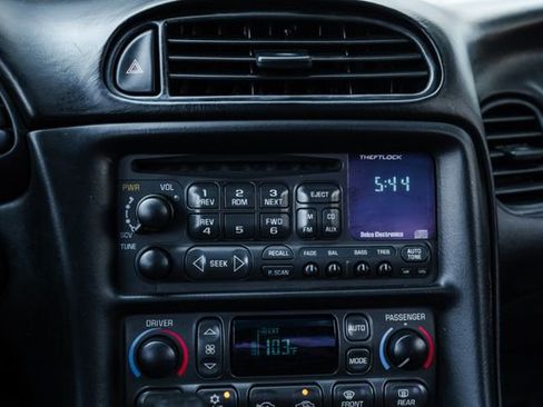 Used 2003 Chevrolet Corvette Coupe w/ Preferred Equipment Group image 14