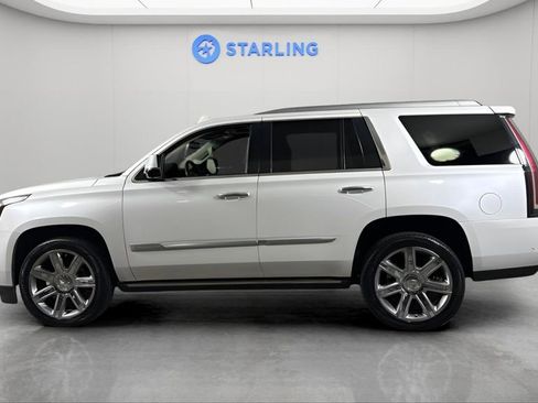 Used 2019 Cadillac Escalade Premium Luxury RWD image 3