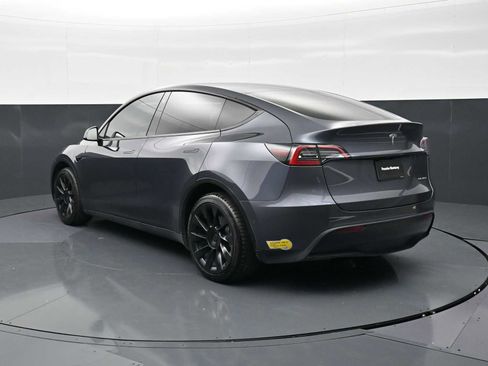 Used 2021 Tesla Model Y Long Range AWD/4WD image 3