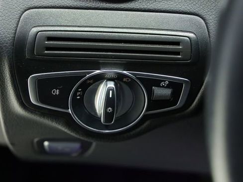 Used 2022 Mercedes-Benz GLC 300 4MATIC w/ Premium Package Lite image 25