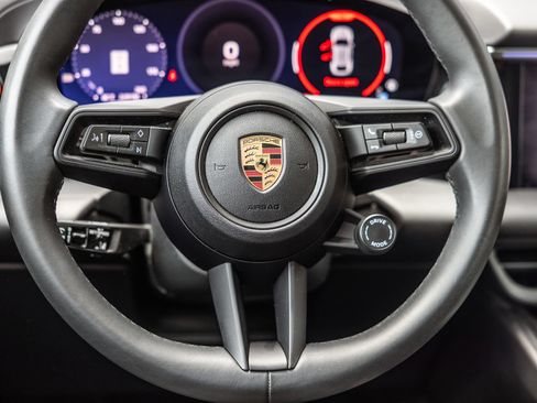 Certified 2025 Porsche Macan 4S Electric AWD/4WD image 13