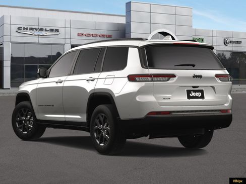 New 2025 Jeep Grand Cherokee L Altitude image 5