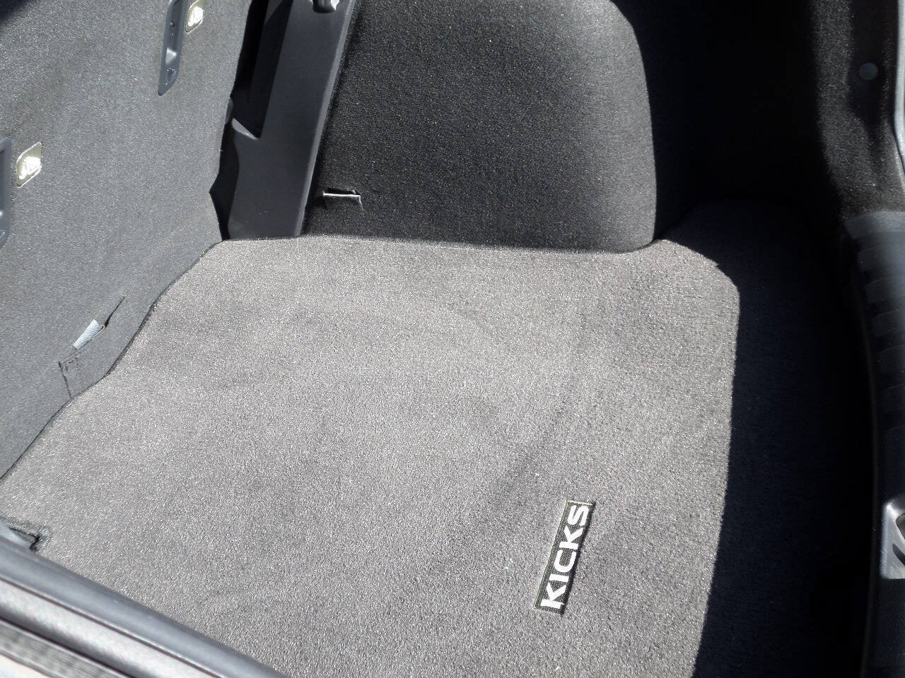 Used 2019 Nissan Kicks S w/ Exterior Electronics Package FWD image 57