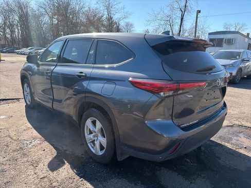 Used 2020 Toyota Highlander LE image 8