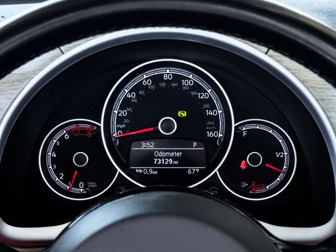 Used 2018 Volkswagen Beetle 2.0T image 38