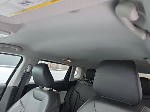 Used 2022 Jeep Compass Limited image 6