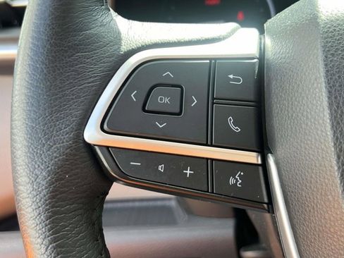Used 2024 Toyota Sienna XLE w/ XLE Plus Package AWD/4WD image 21