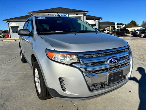 Used 2014 Ford Edge SE w/ Equipment Group 101A image 2