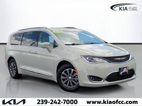 Used 2020 Chrysler Pacifica Touring-L Plus FWD image 1