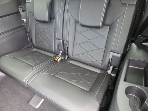 New 2026 Volkswagen Atlas SE FWD image 24