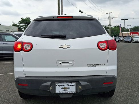 Used 2010 Chevrolet Traverse LT w/ Personal Connectivity Package FWD image 6
