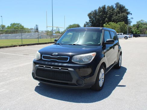 Used 2016 Kia Soul FWD image 1