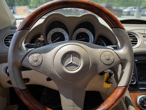 Used 2009 Mercedes-Benz SL 550 image 23