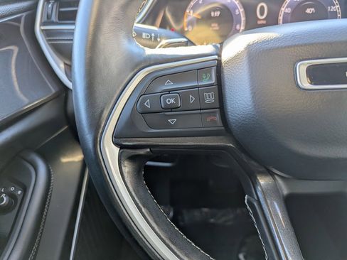 Used 2021 Jeep Grand Cherokee L Laredo w/ Luxury Tech Group I image 28