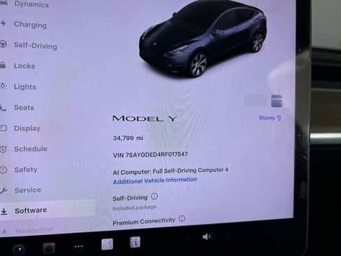 Used 2024 Tesla Model Y 2WD image 12