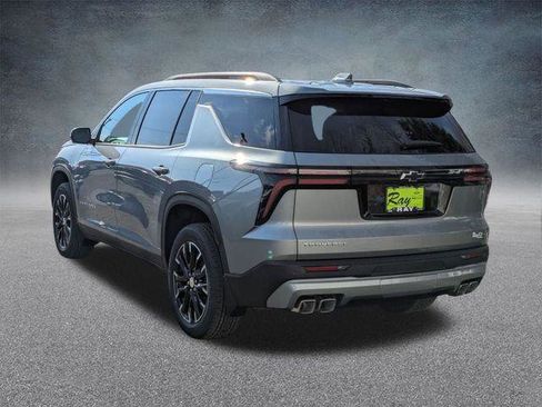 New 2026 Chevrolet Traverse LT w/ Sun and Wheel Package FWD image 5