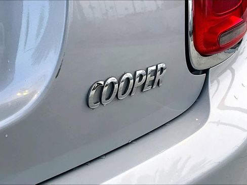 Used 2016 MINI Cooper 4-Door Hardtop image 9