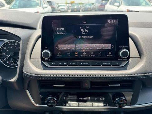 Certified 2026 Nissan Rogue SV FWD image 19