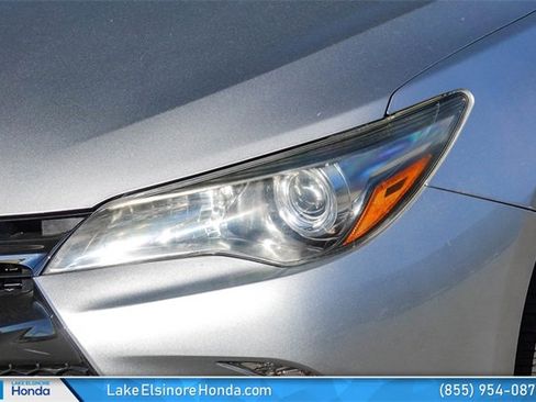 Used 2017 Toyota Camry XSE image 5