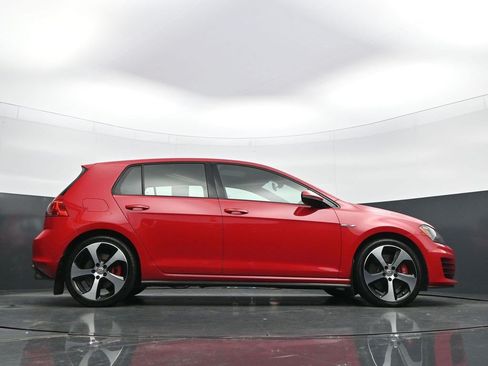 Used 2017 Volkswagen GTI SE FWD image 29